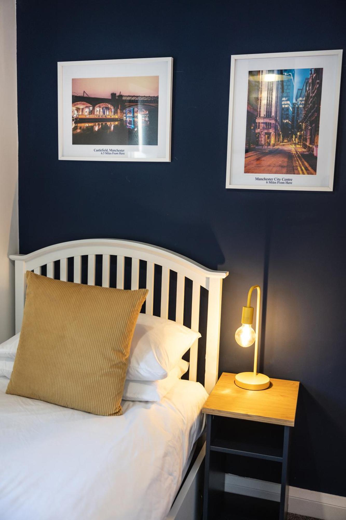 The Heart - Cosy 3 Bedroom House With Double Driveway And Garden In Manchester Exteriör bild