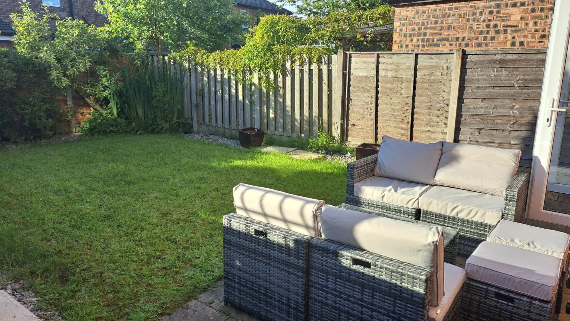 The Heart - Cosy 3 Bedroom House With Double Driveway And Garden In Manchester Exteriör bild